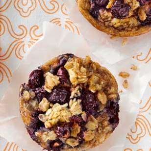 Breakfast blueberry-oatmeal cakes