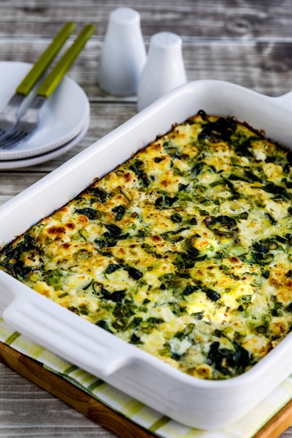 Breakfast casserole with spinach and goat cheese