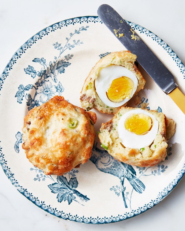 Breakfast egg-and-cheese muffins