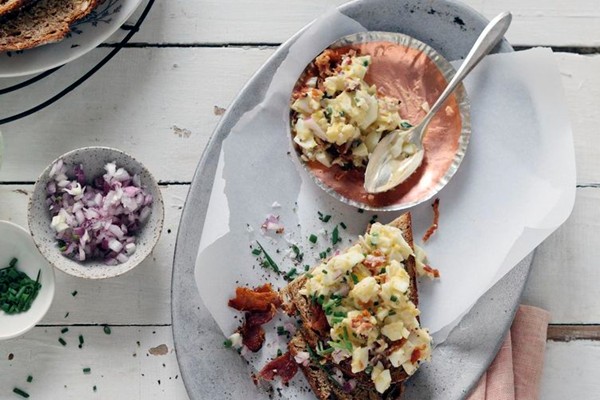 Breakfast egg salad