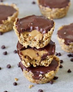Breakfast granola cups