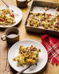 Breakfast Italian sausage and pepper strata