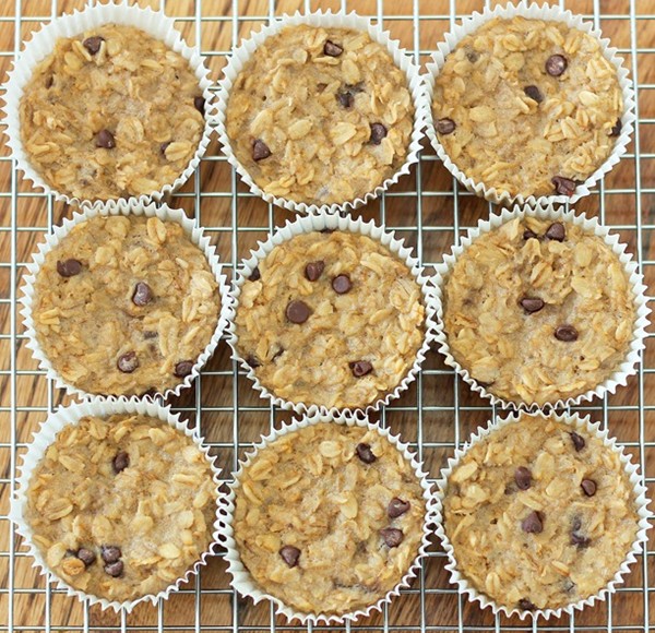Breakfast oatmeal cupcakes to go