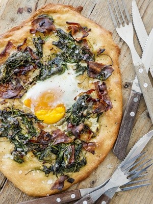Breakfast pizza