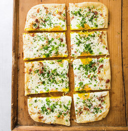 Breakfast pizza