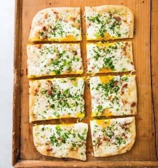 Breakfast pizza