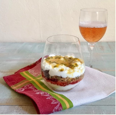 Breakfast trifle (breakfast parfait)