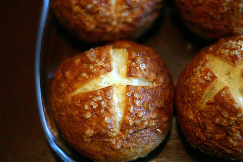 Bretzel rolls