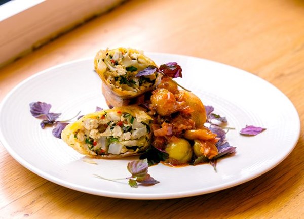 Brick pastry parcels stuffed with tofu, lemongrass and fennel