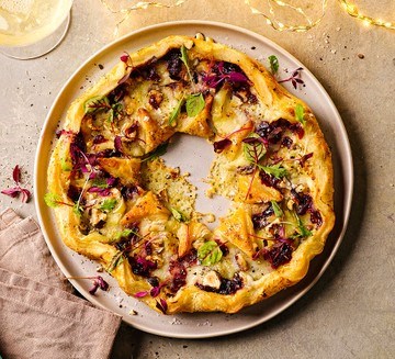 Brie & cranberry wreath