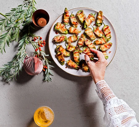 Brie jalapeño poppers
