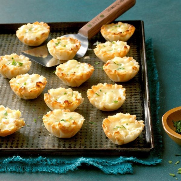 Brie-leek tartlets