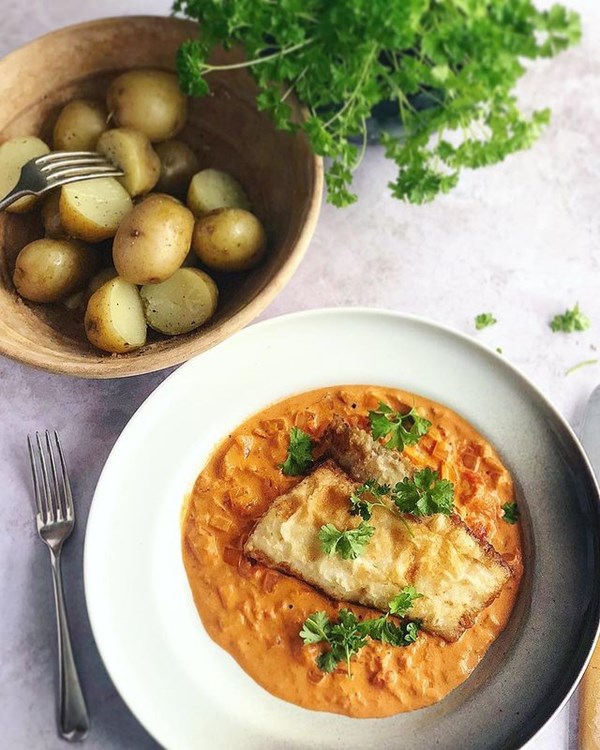 Brill fillets in tomato sauce
