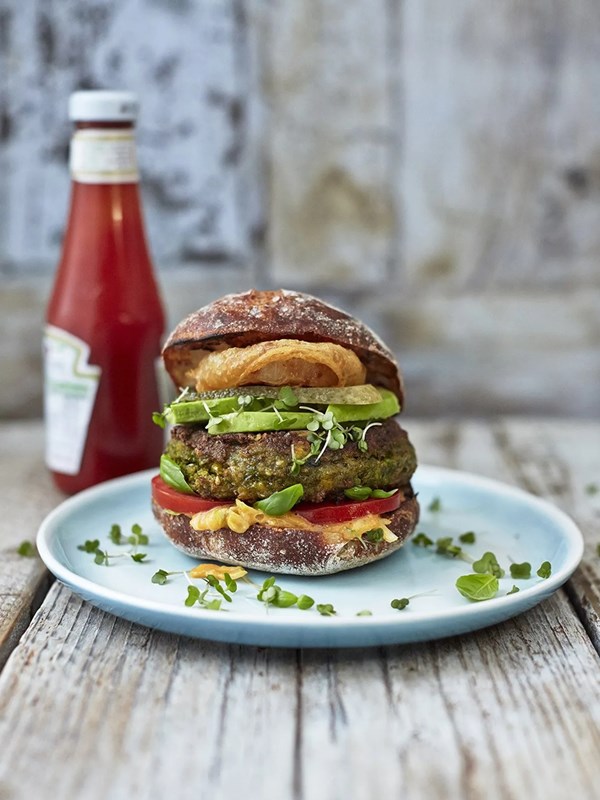 Brilliant veggie burger, spiced vegan mayo & crispy onion rings