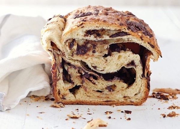 Brioche au chocolat loaf
