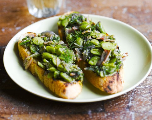 Broad bean & wild fennel bruschetta