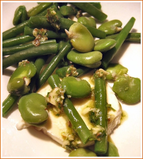 Broad bean, green bean & mozzarella salad 
