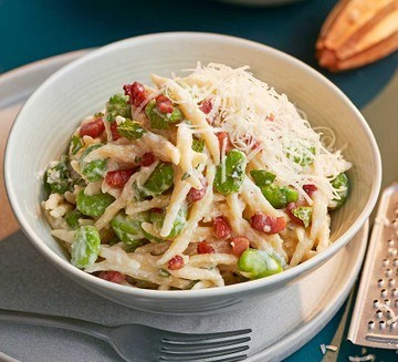 Broad bean pasta