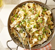 Broad bean pasta with bacon, cream & mint