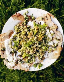 Broad bean rye crispbreads with artichokes and mint
