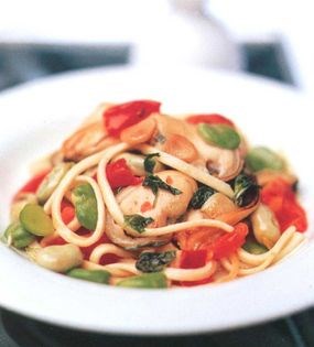 Broad bean, tomato and mussel linguine