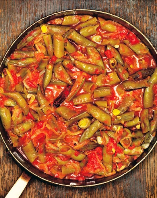 Broad beans braised in their pods