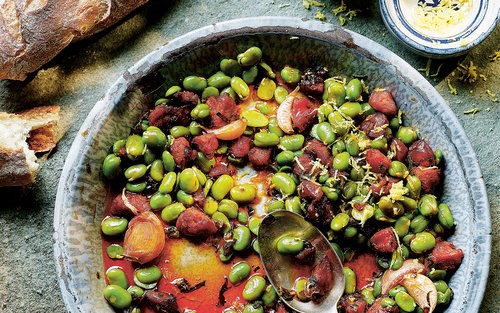 Broad beans with chorizo (Habas con chorizo)