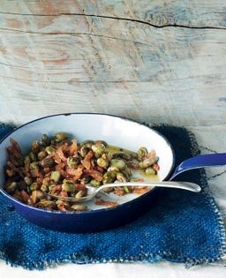 Broad beans with cured pork cheek (Fave e guanciale)