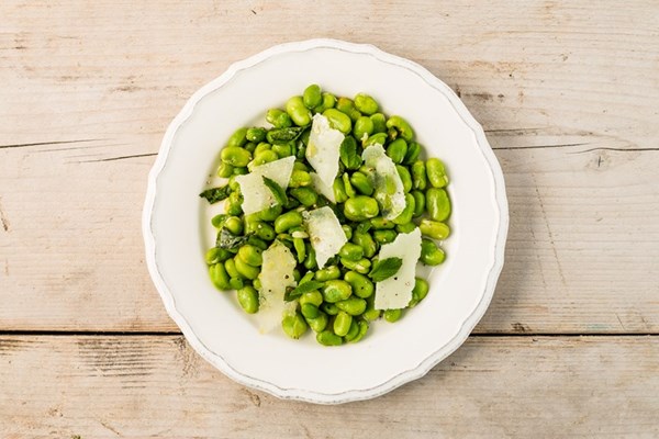 Broad beans with pecorino and olive oil