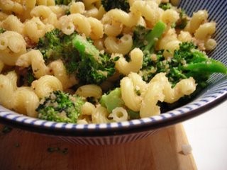 Broccoli & garlic pasta
