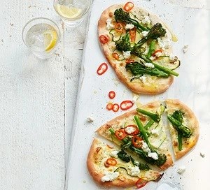 Broccoli & goat's cheese pizzettes 