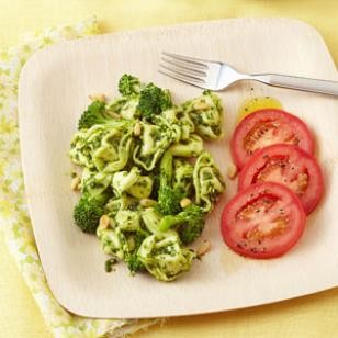 Broccoli & tortellini salad with arugula pesto