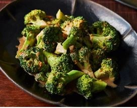 Broccoli & walnuts with sesame sauce