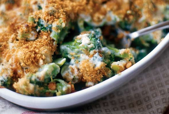 Broccoli and blue cheese gratin