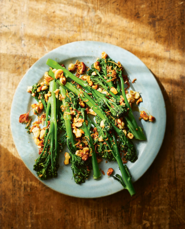 Broccoli and cashew stir-fry