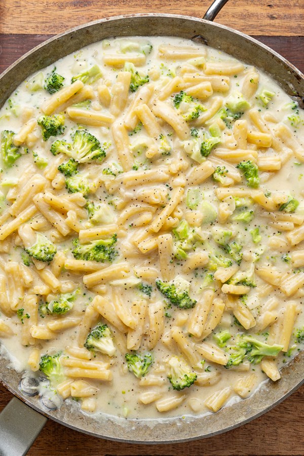 Broccoli and cheese pasta