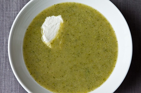 Broccoli apple soup
