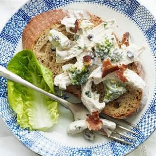 Broccoli-bacon chicken salad