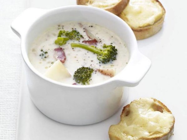 Broccoli chowder with cheddar toasts