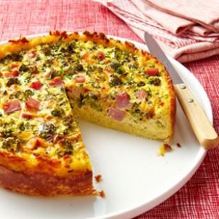Broccoli, ham & cheese quiche