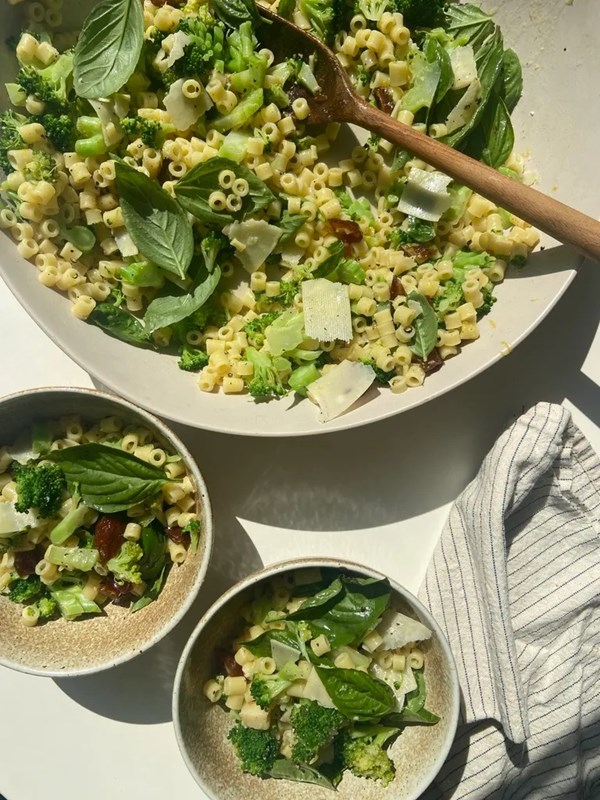 Broccoli mac salad