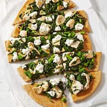 Broccoli rabe & chicken white pizza
