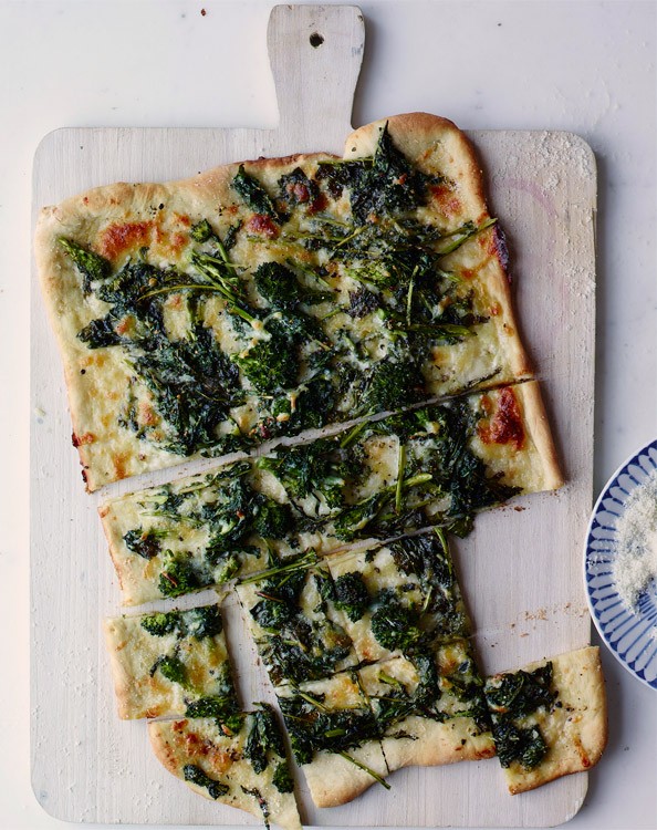 Broccoli rabe pizza