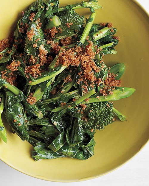 Broccoli rabe with anchovies and breadcrumbs