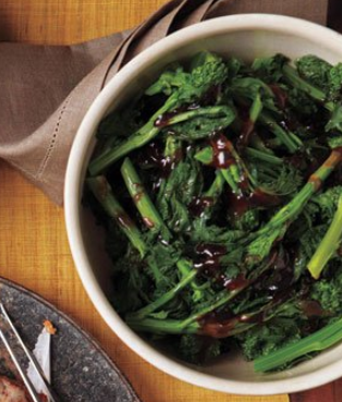 Broccoli rabe with red currant sauce