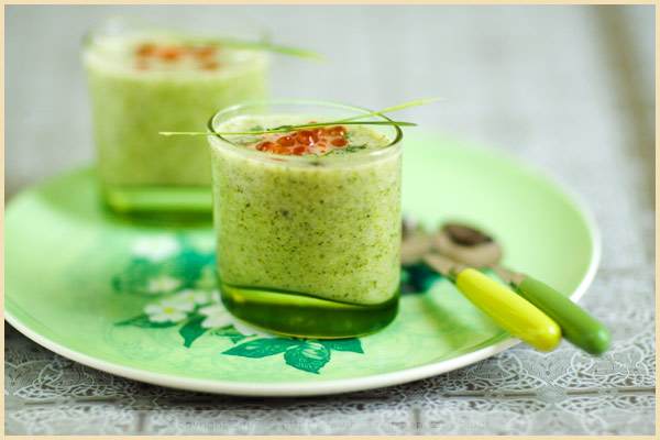 Broccoli soup and salmon eggs (Soupe de brocoli et oeufs de saumon)