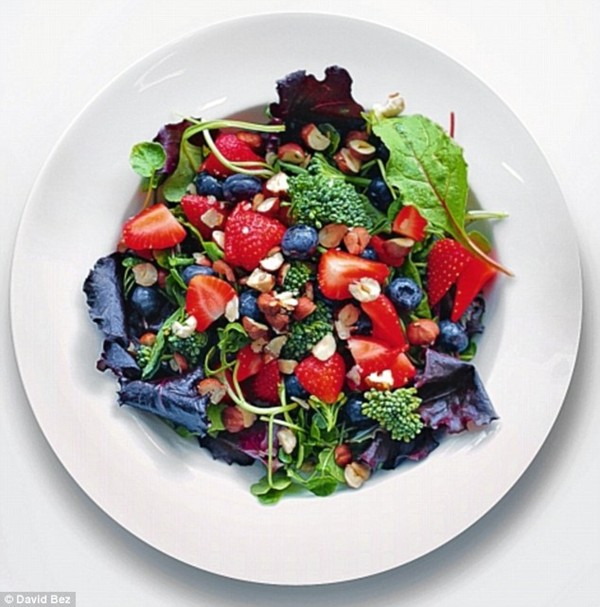 Broccoli, strawberries and blueberries