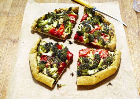 Broccoli-tomato galette