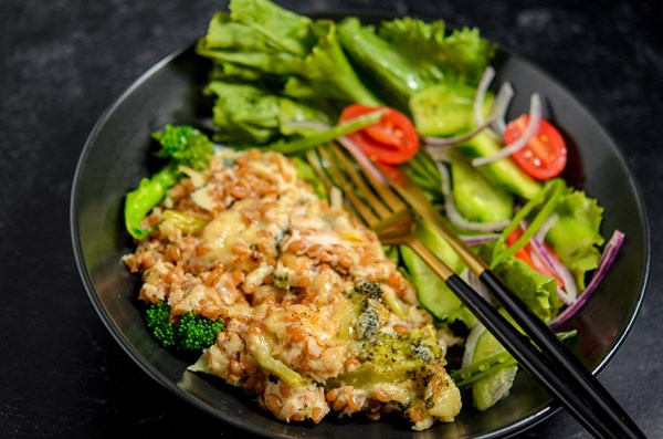 Broccoli, tuna, and wheat berry gratin
