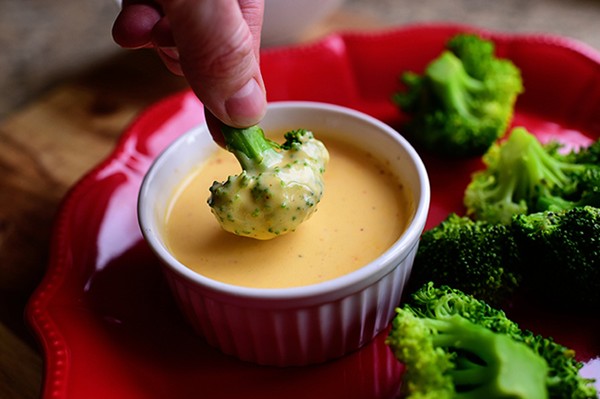 Broccoli with cheese sauce